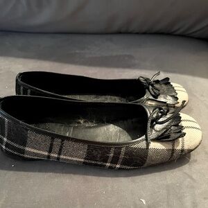 FRENCH SOLES - Super cute! black & white plaid Size 7 ballet flats -